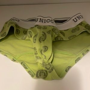 ÚNICO briefs